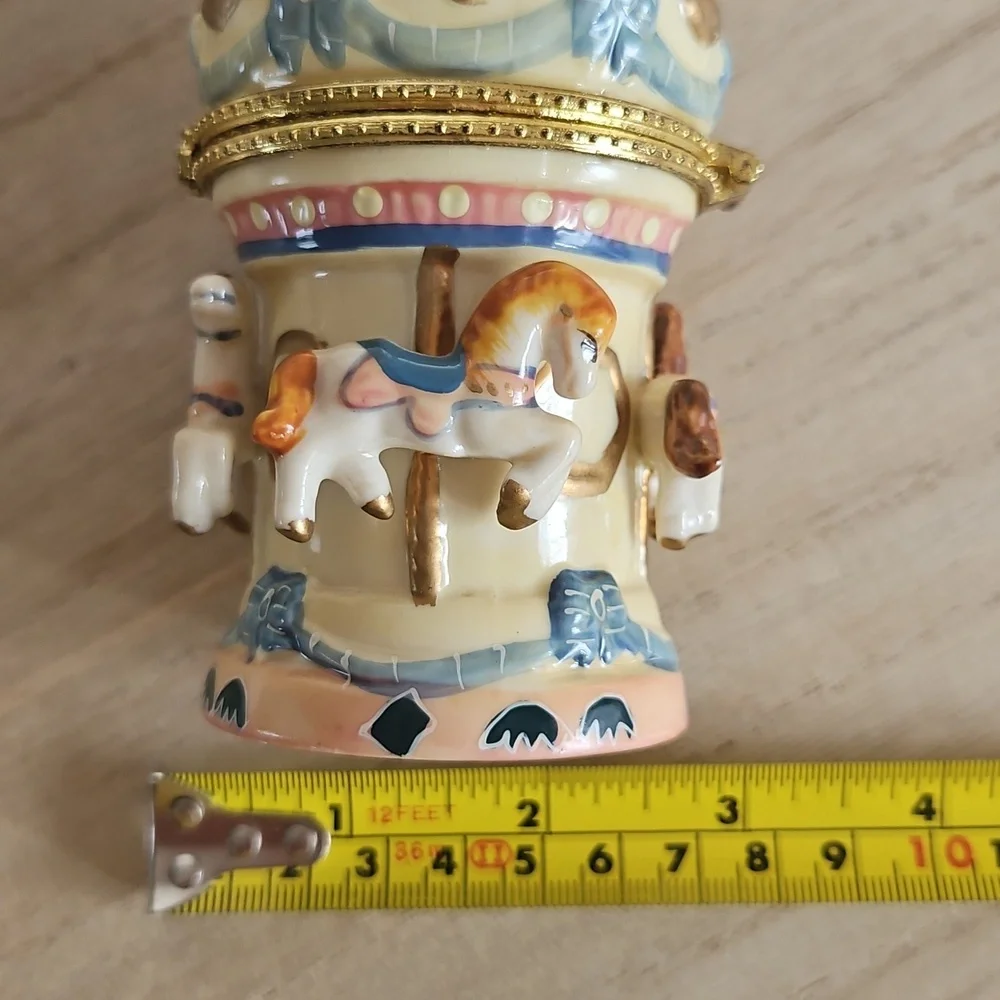 Small Carousel Ceramic Box - Picture 10 of 10
